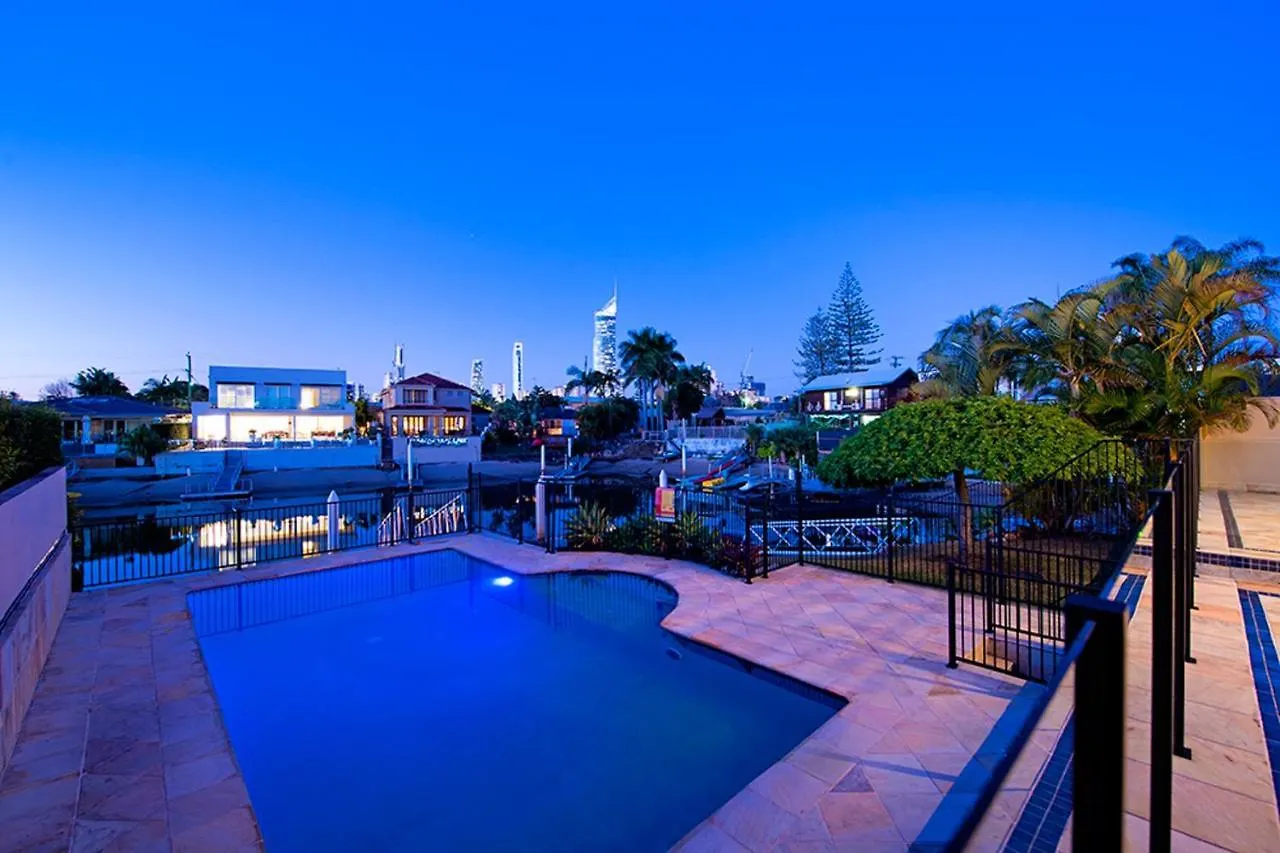 Holidays House Almafi Drive Surfers Paradise Holiday home