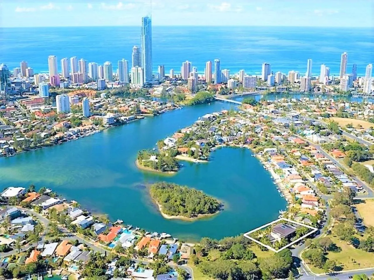 Holidays House Almafi Drive Surfers Paradise Holiday home