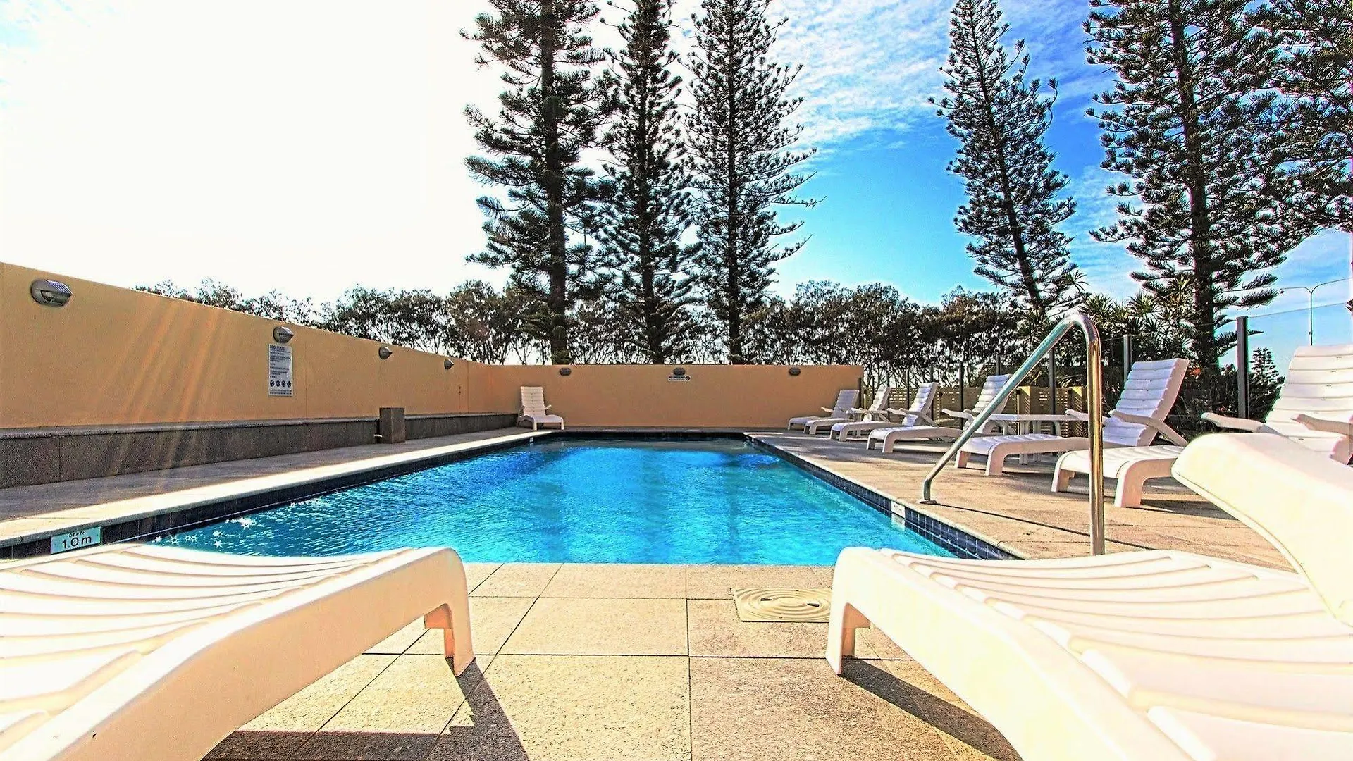 Aparthotel Seacrest Beachfront Surfers Paradise