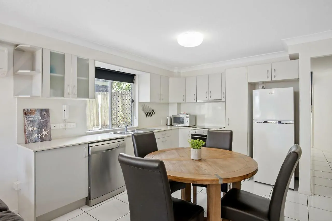Lägenhetshotell Kirra Palms 3*