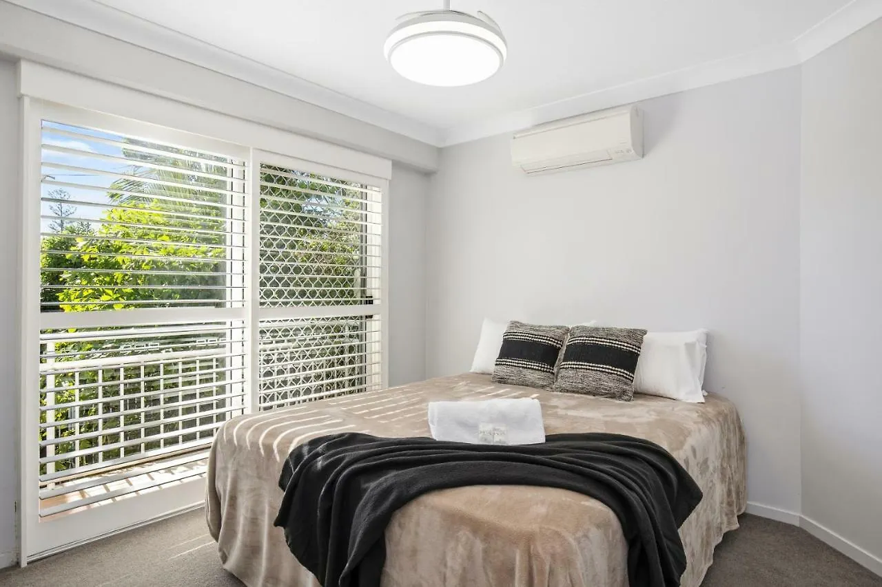 Kirra Palms 3*