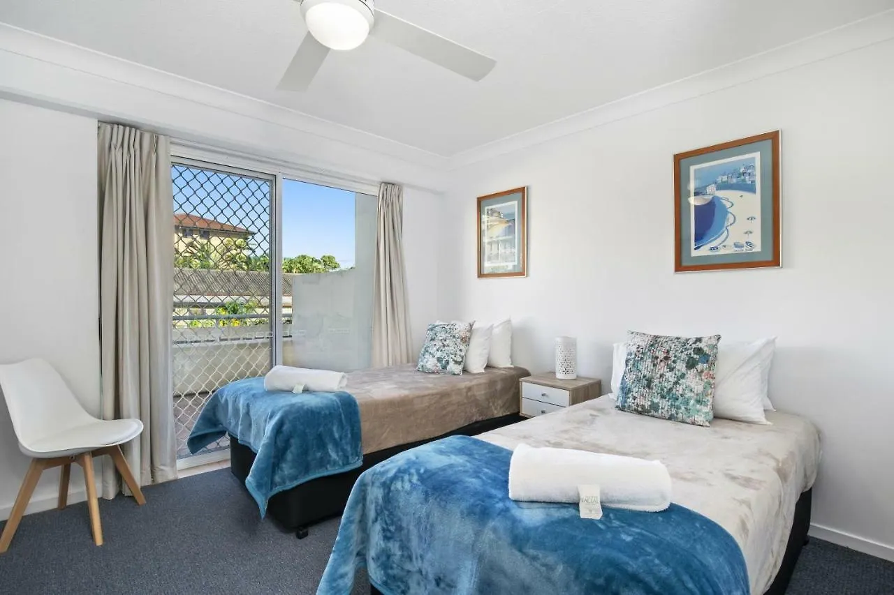 Lägenhetshotell Kirra Palms 3*
