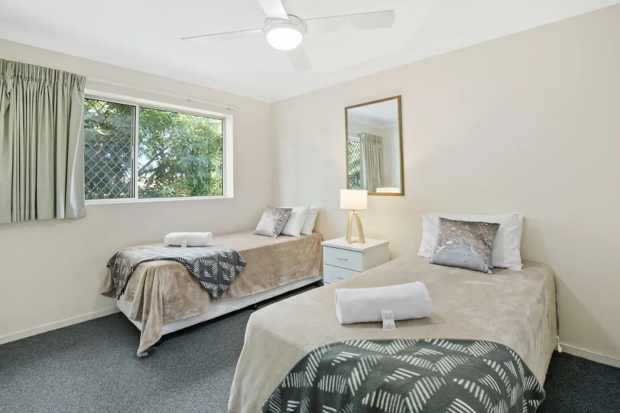 Lägenhetshotell Kirra Palms 3*
