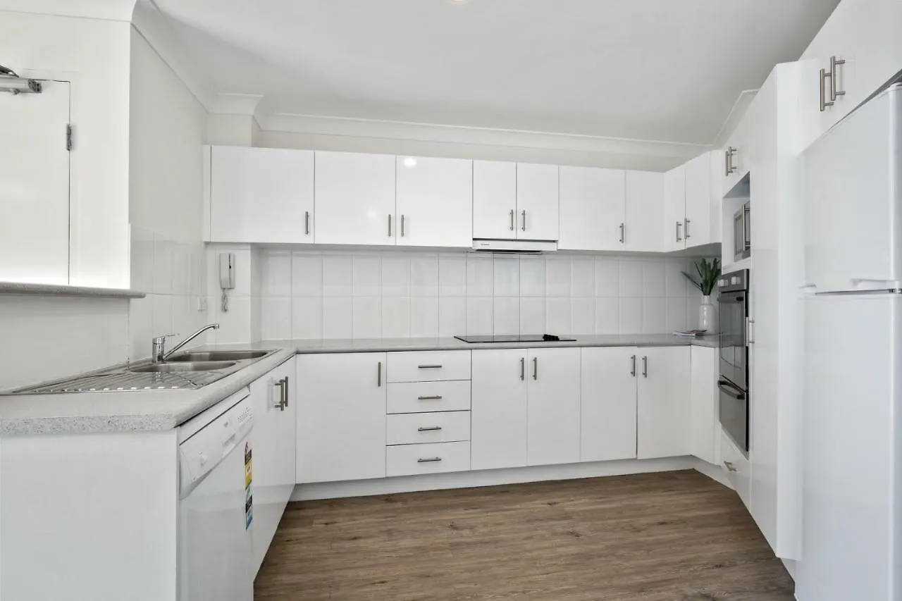 Lägenhetshotell Kirra Palms 3*
