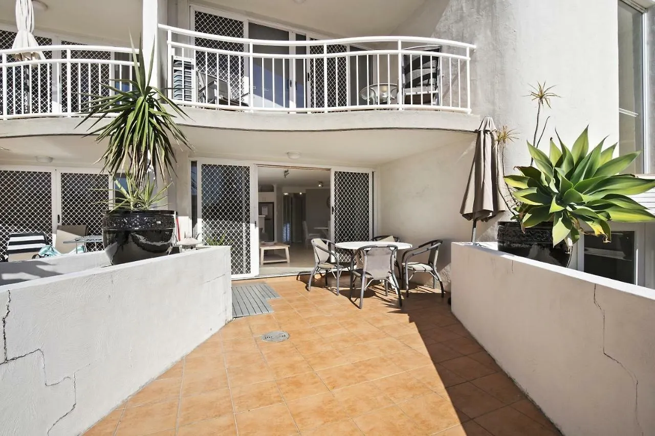 Lägenhetshotell Kirra Palms 3*