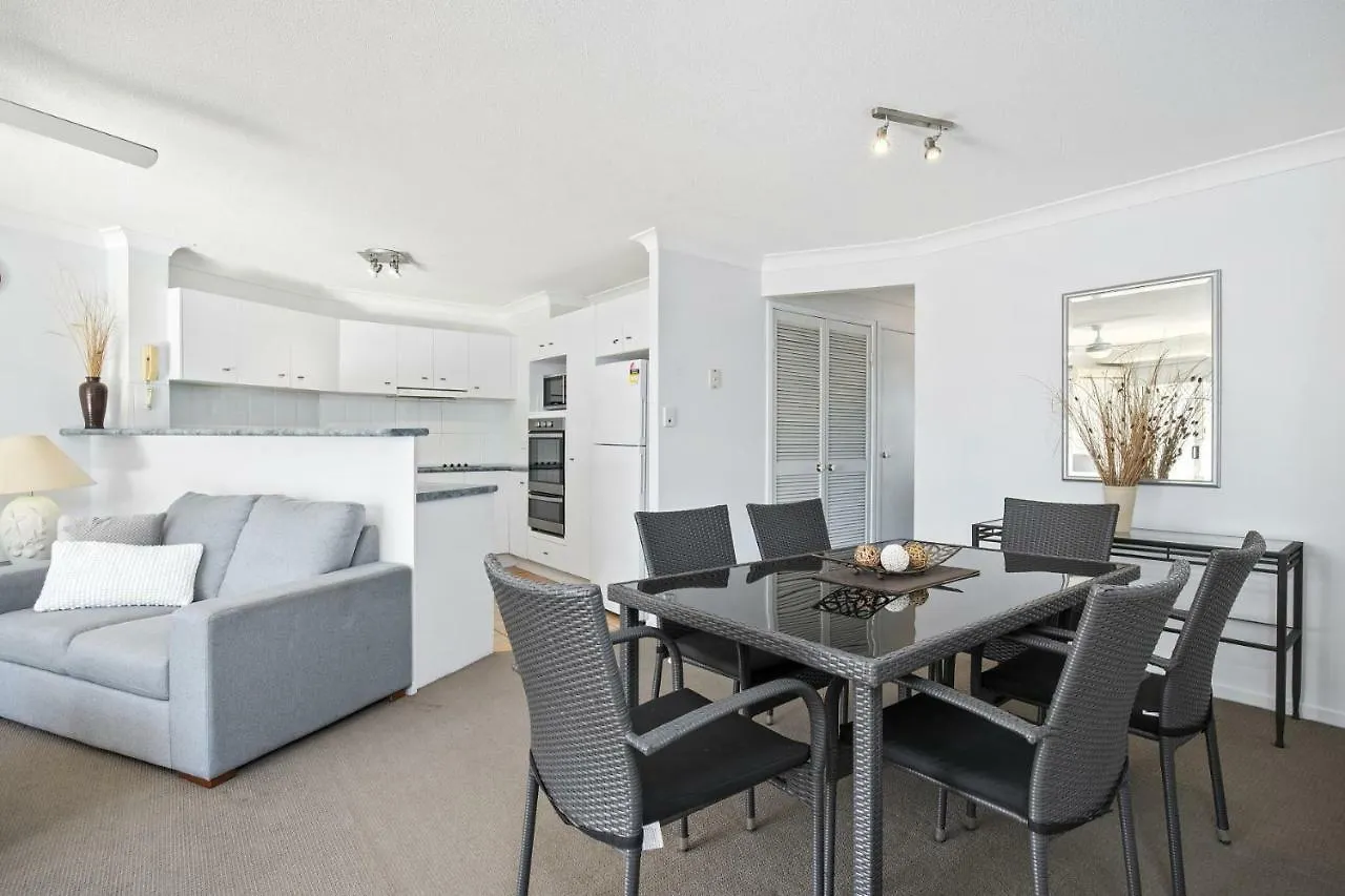 Lägenhetshotell Kirra Palms 3*