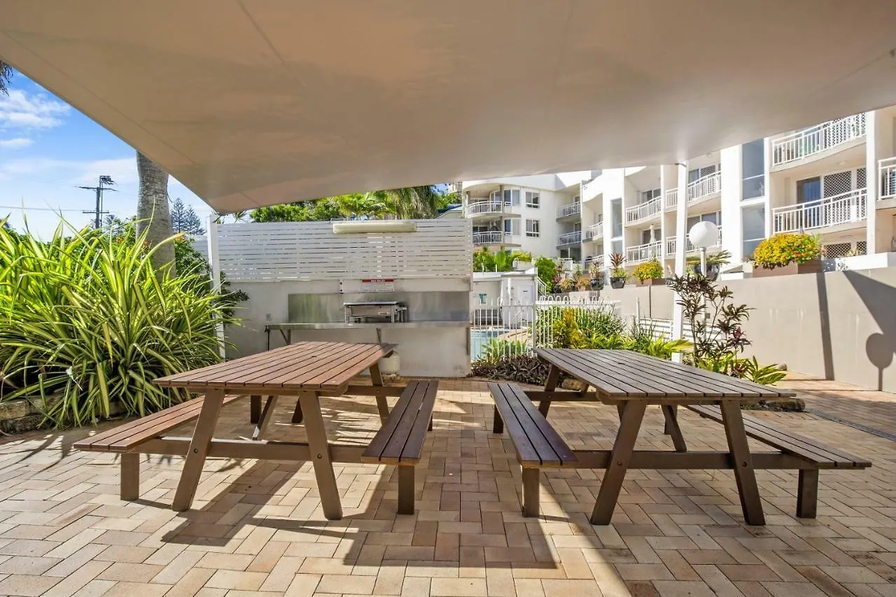 Lägenhetshotell Kirra Palms 3*