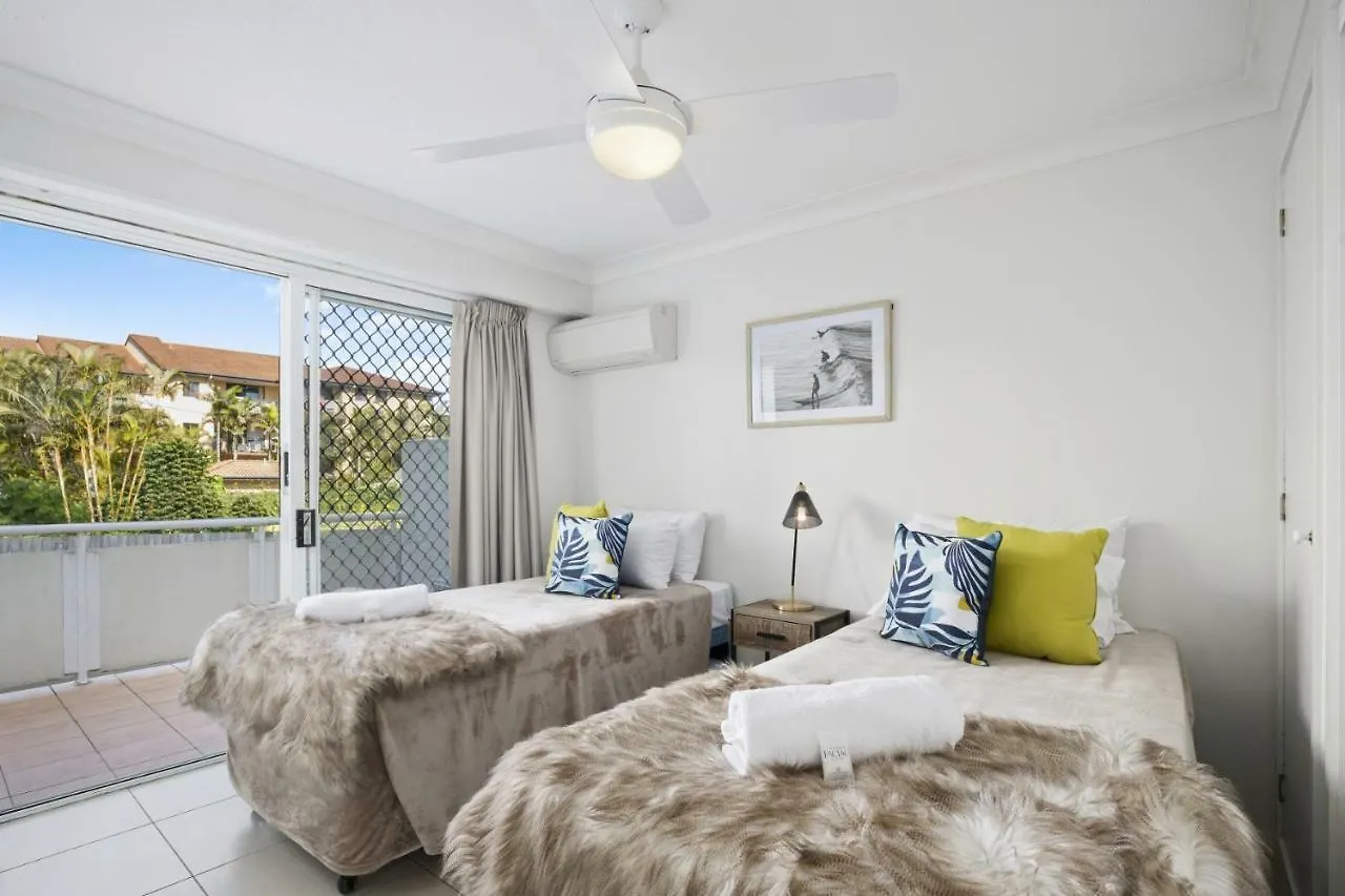 Lägenhetshotell Kirra Palms 3*