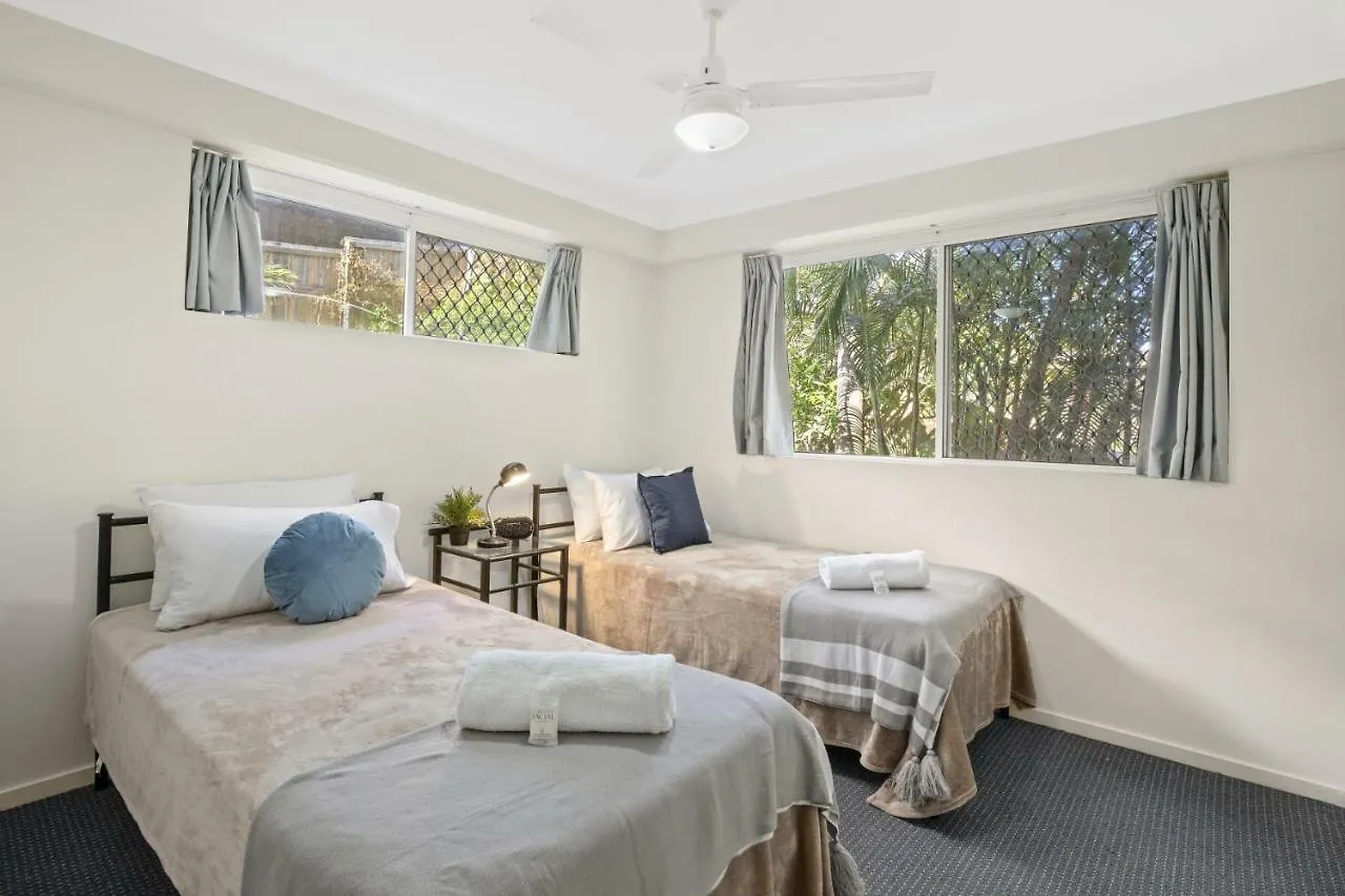 Lägenhetshotell Kirra Palms 3*