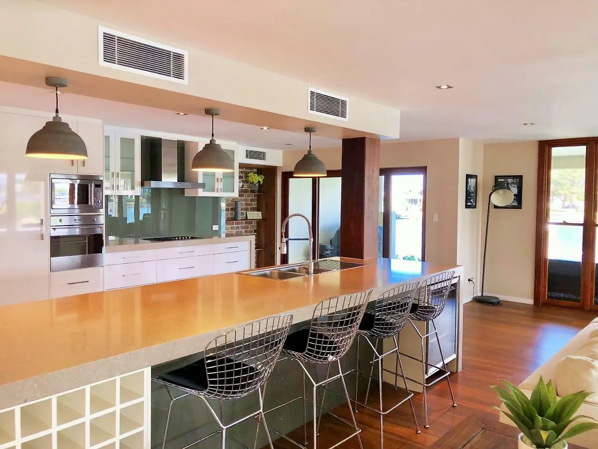 Riverfront Dream Holiday home