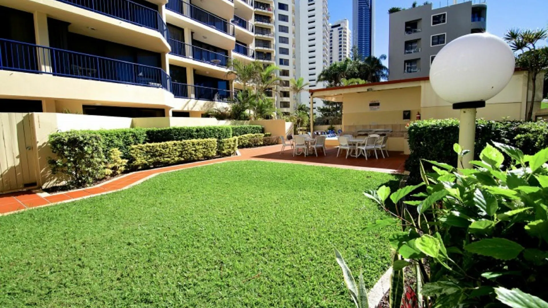 Aparthotel Surf Regency