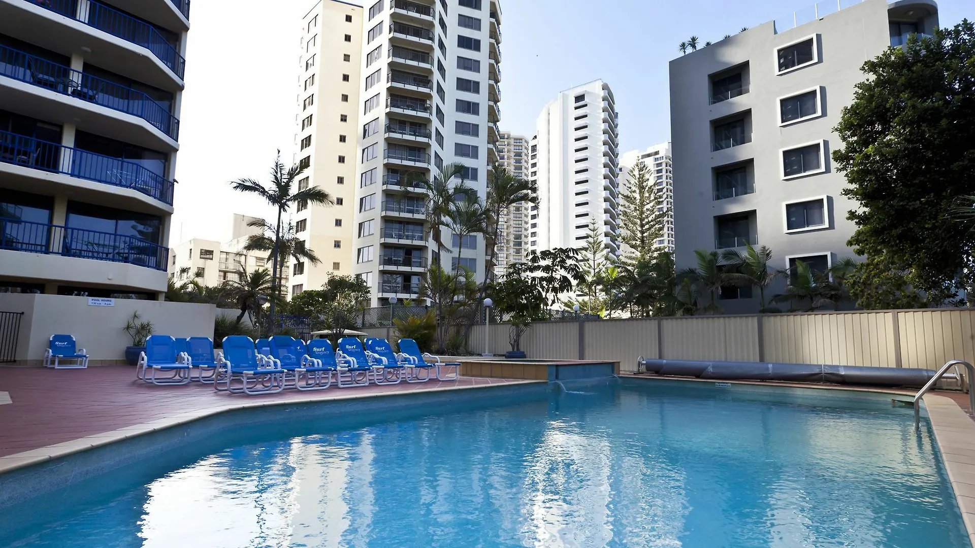 Surf Regency Aparthotel 3*