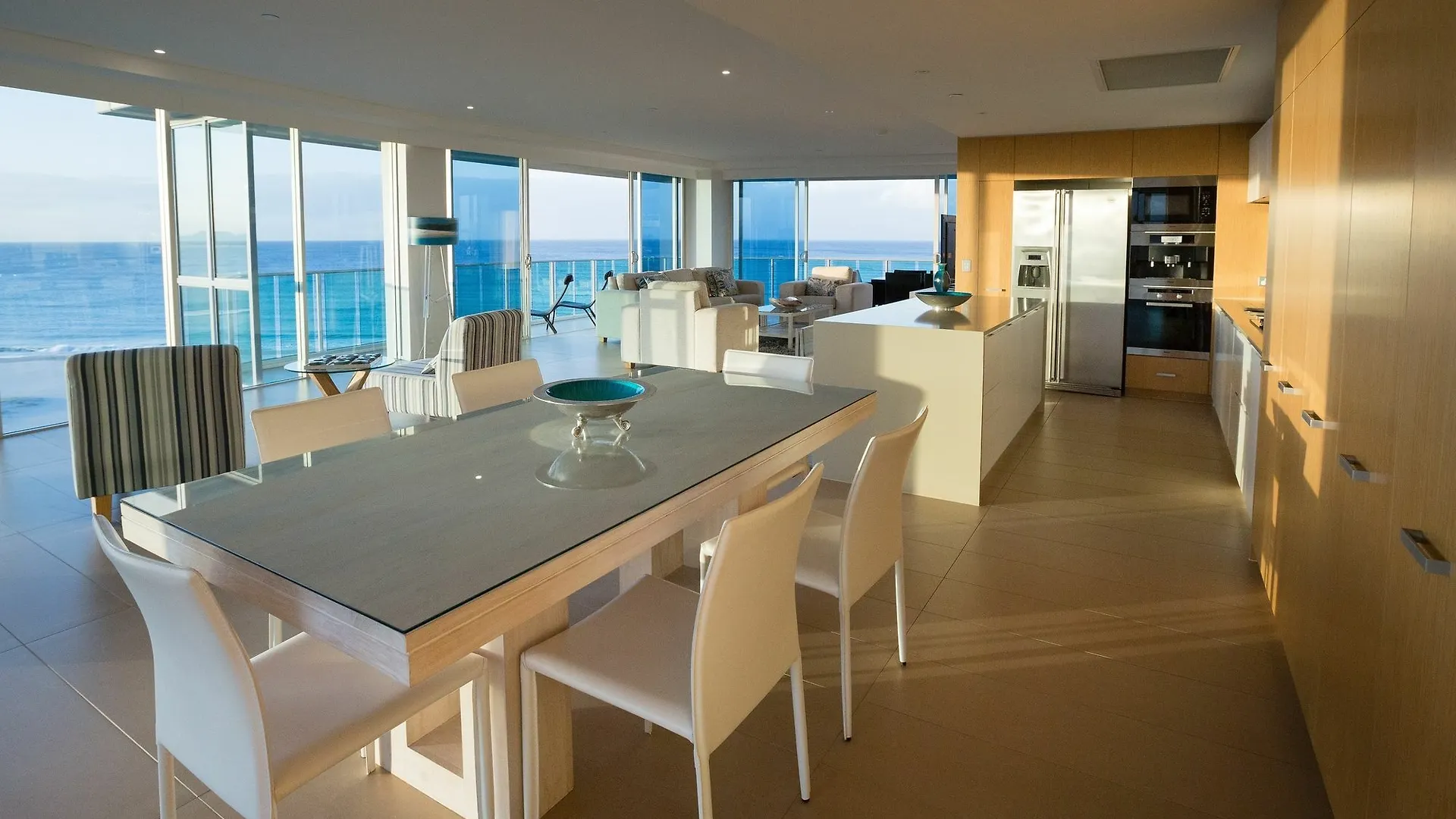 Nirvana By The Sea Aparthotel Gold Coast