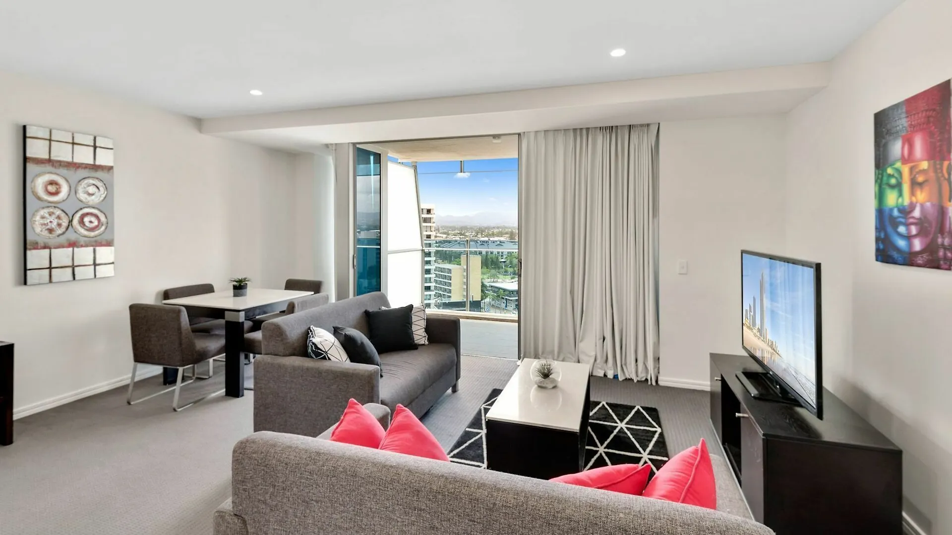 H'residences - Q Apartment