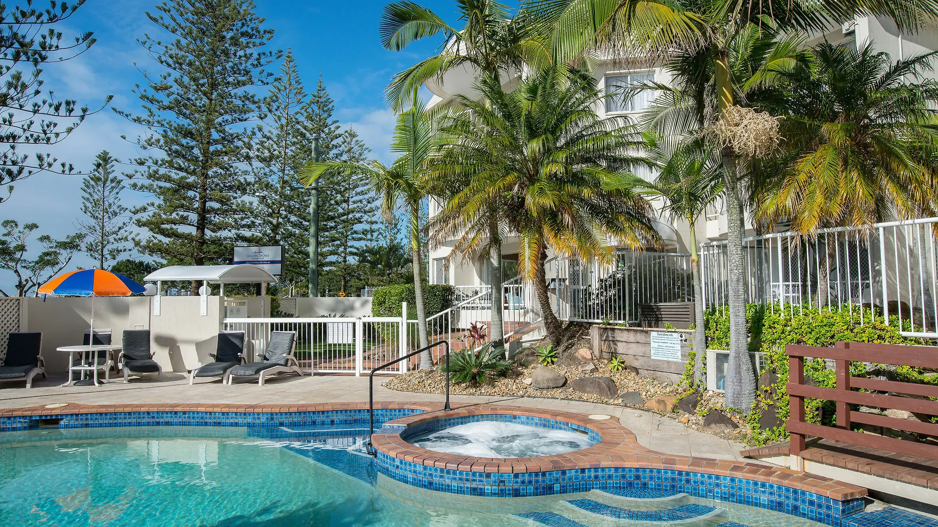 Golden Shores Club *