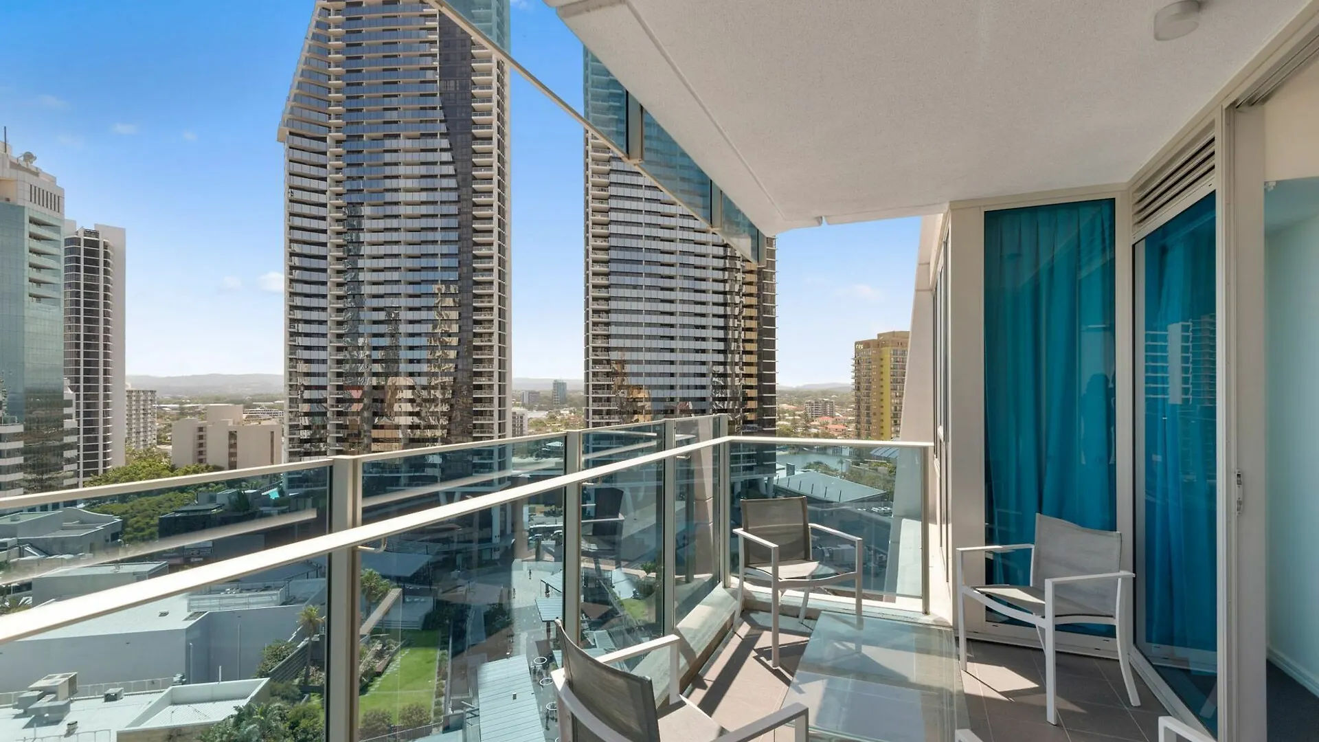 Apartment H'residences - Q