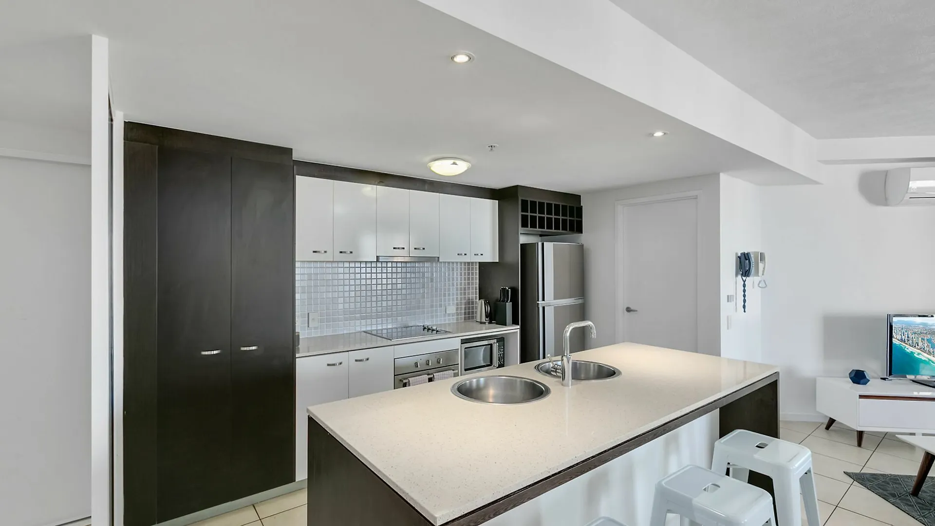 Wings - Q Apartment Gold Coast