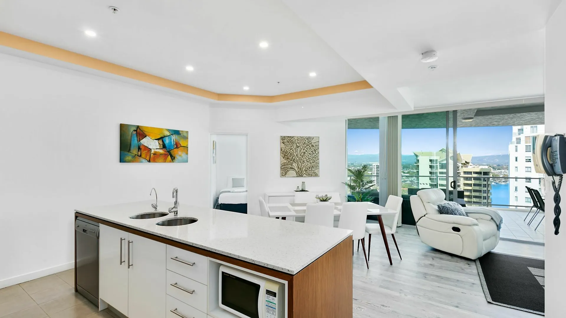 Apartment Wings - Q Gold Coast