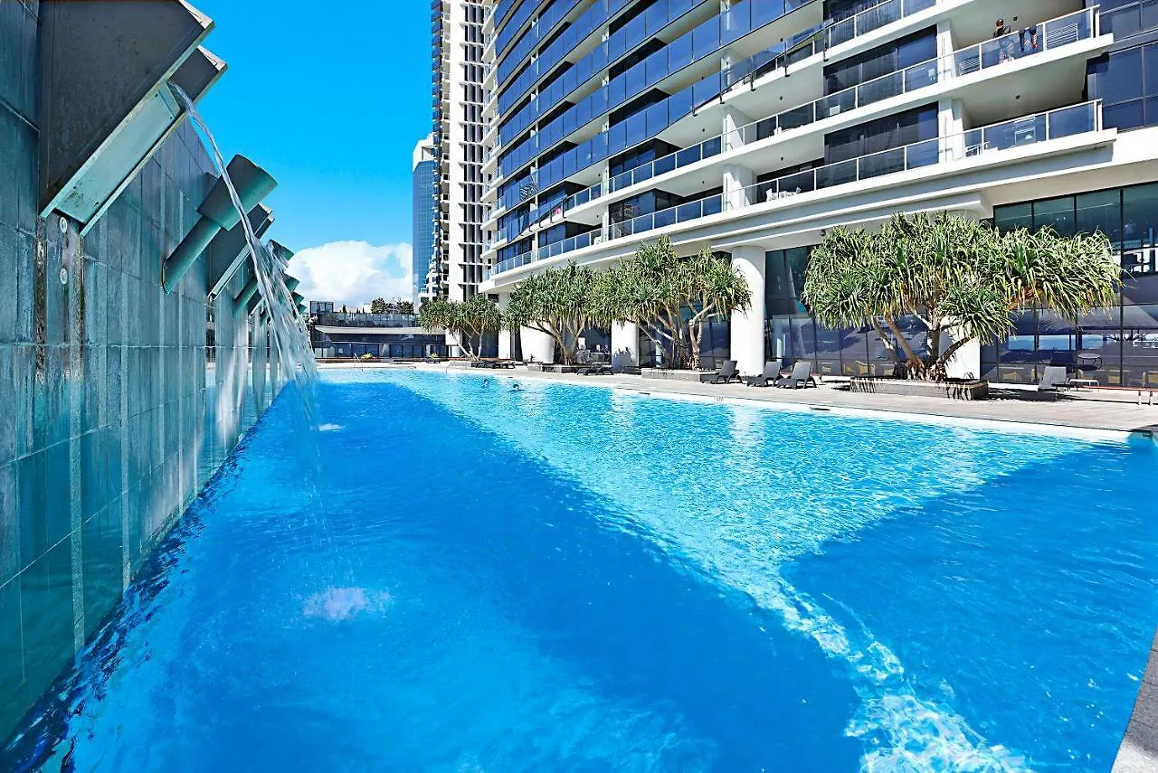 Seabreeze Holidayz On Cavill Ocean View Apartment *