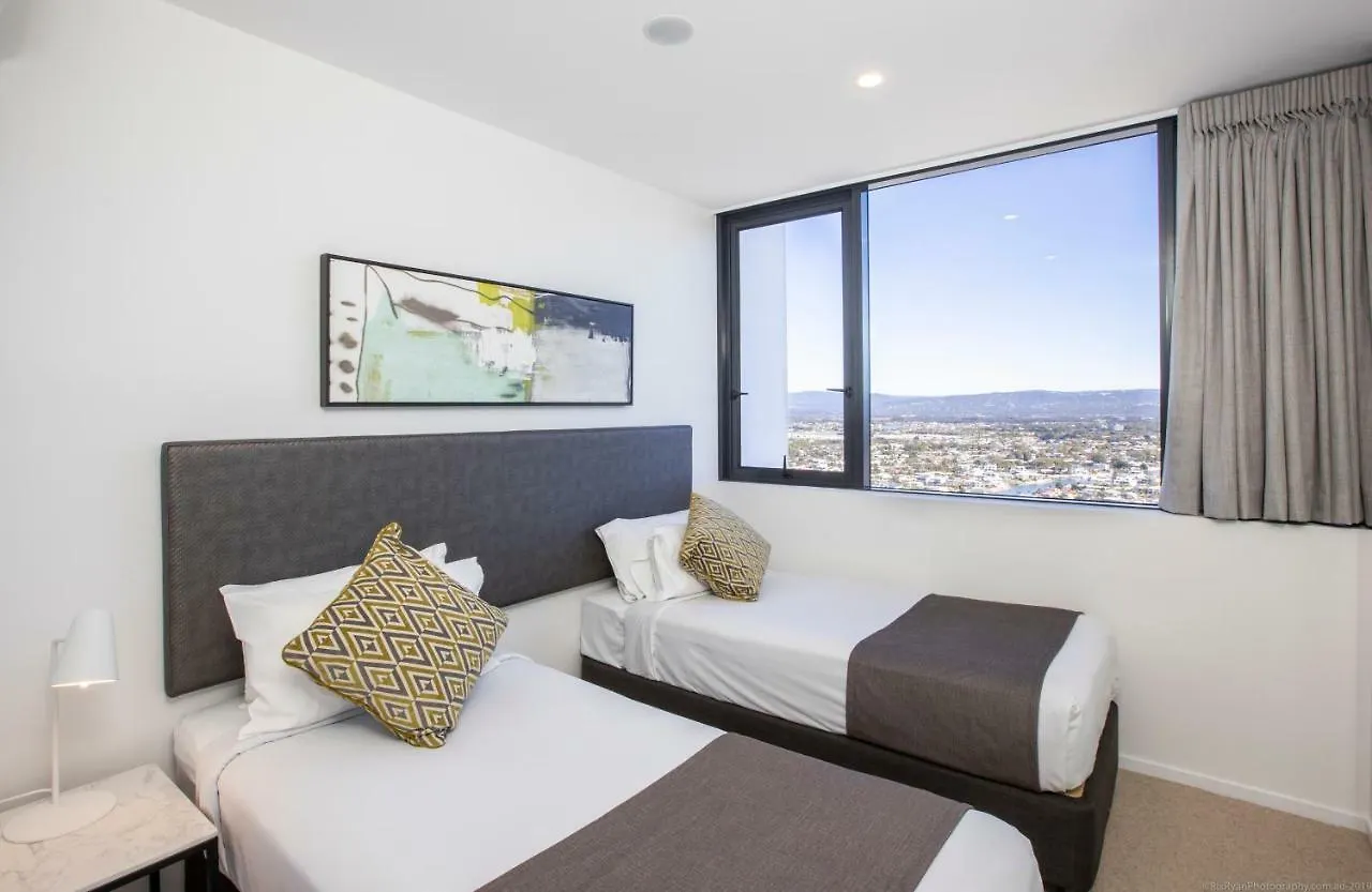 Qube Broadbeach 4*
