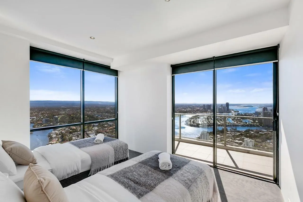 Apartment Circle On Cavill, And Sub Penthouses - We Accommodate *