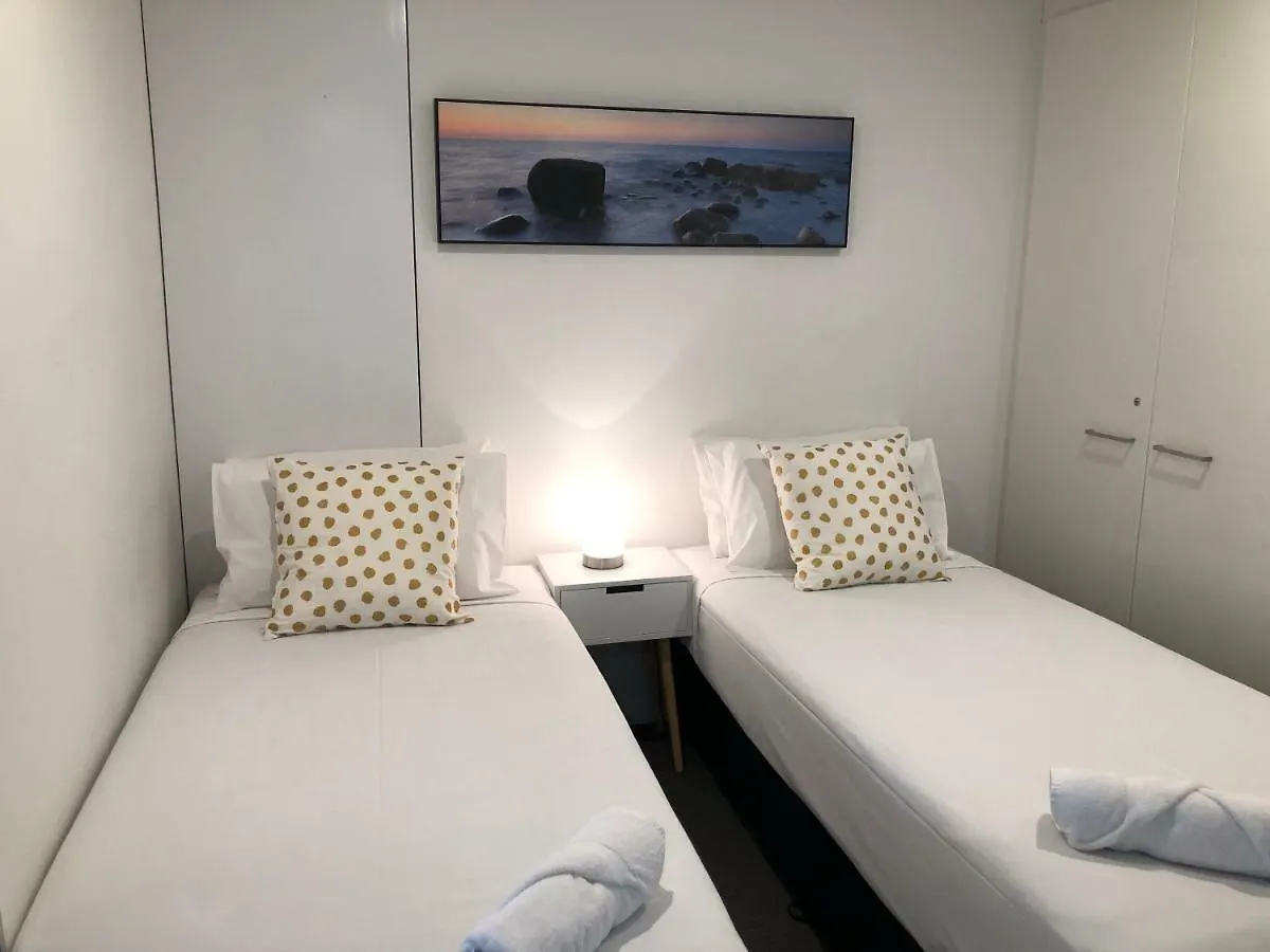 Apartment Seabreeze Holidayz On Cavill Ocean View *