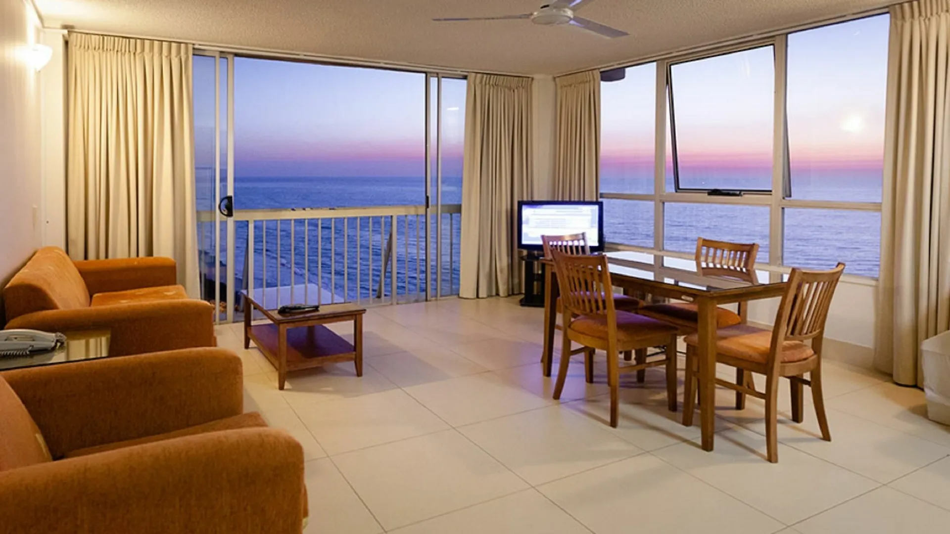 Chateau Beachside Rezort Gold Coast