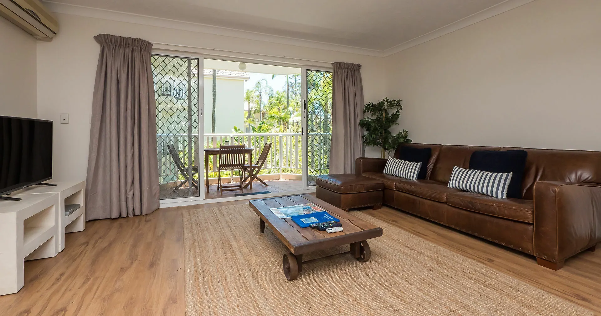 Hotel Surfers Tradewinds Gold Coast