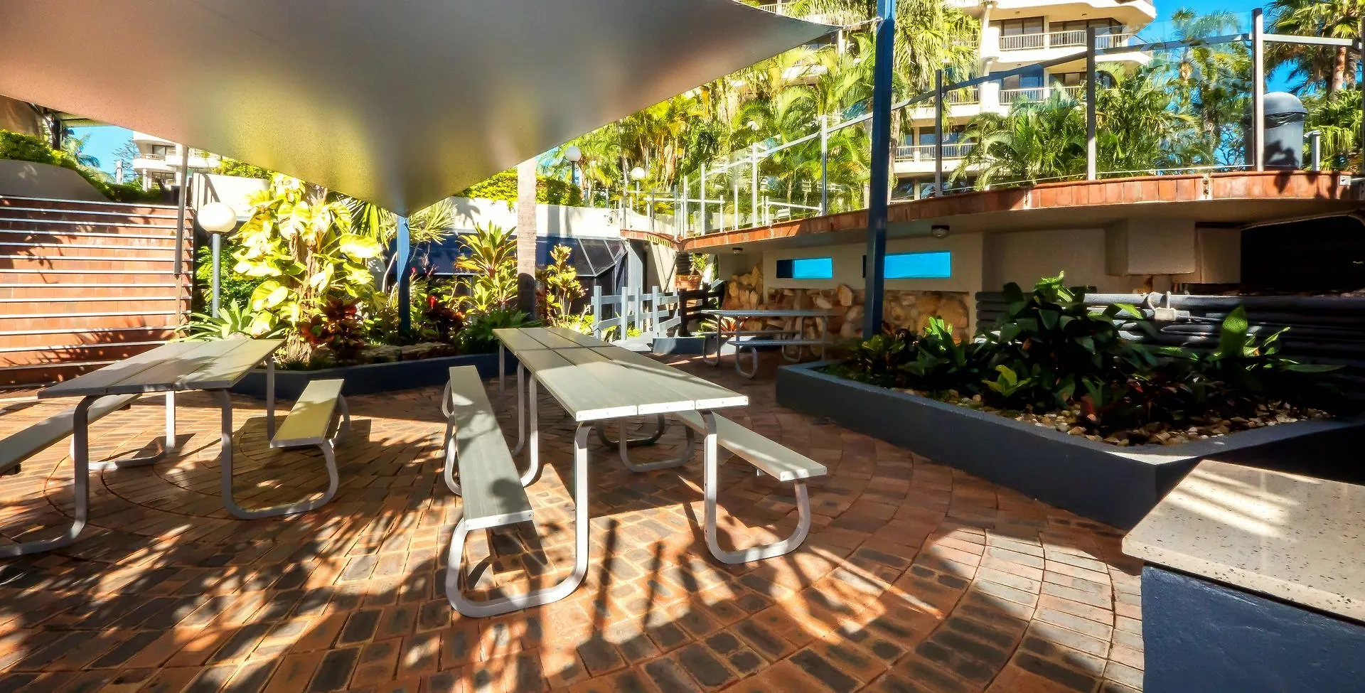 Aristocrat Aparthotel 3*