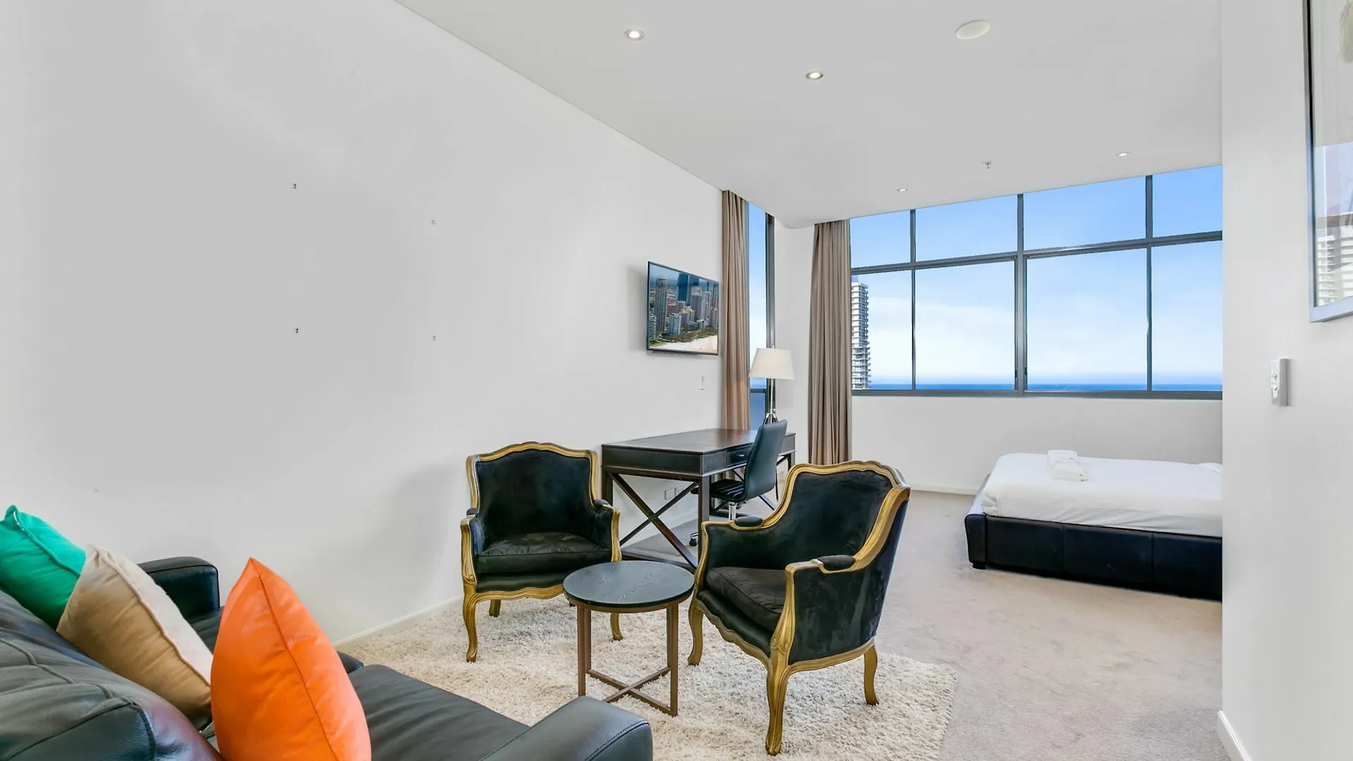 Solaire Aparthotel 4*