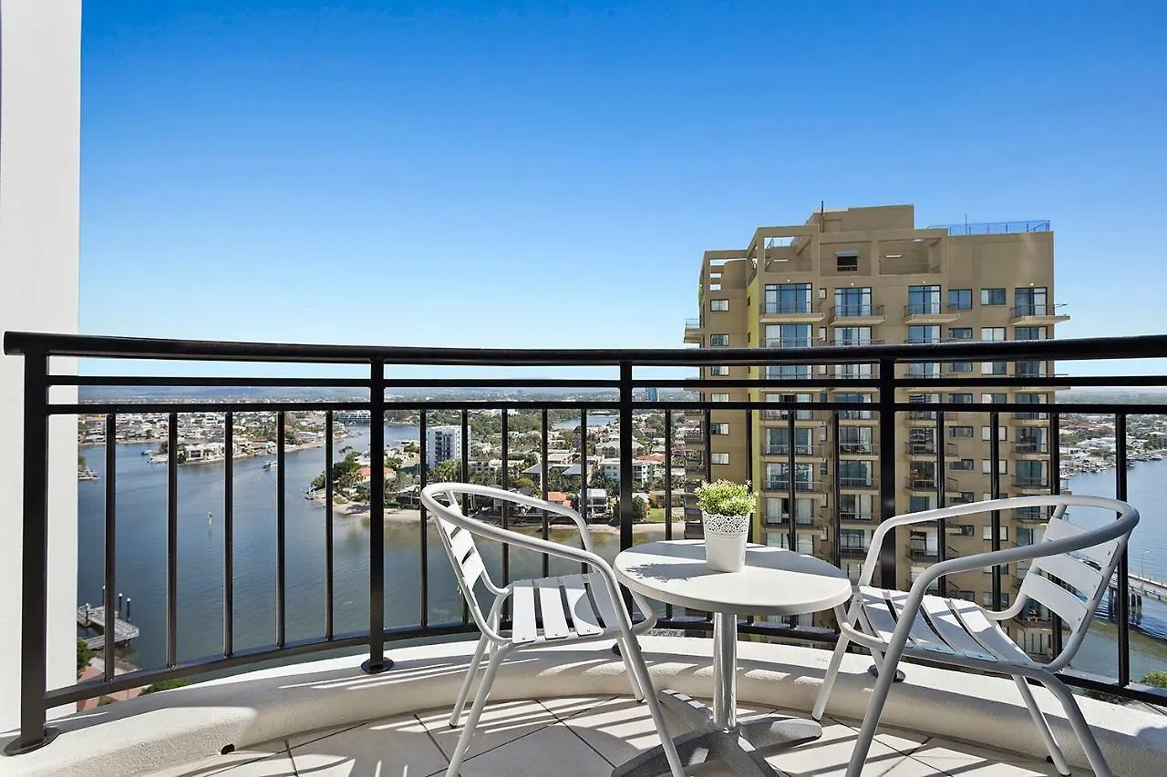 Beach - Ocean & Riverview Chevron Renaissance Central Surfers Paradise *