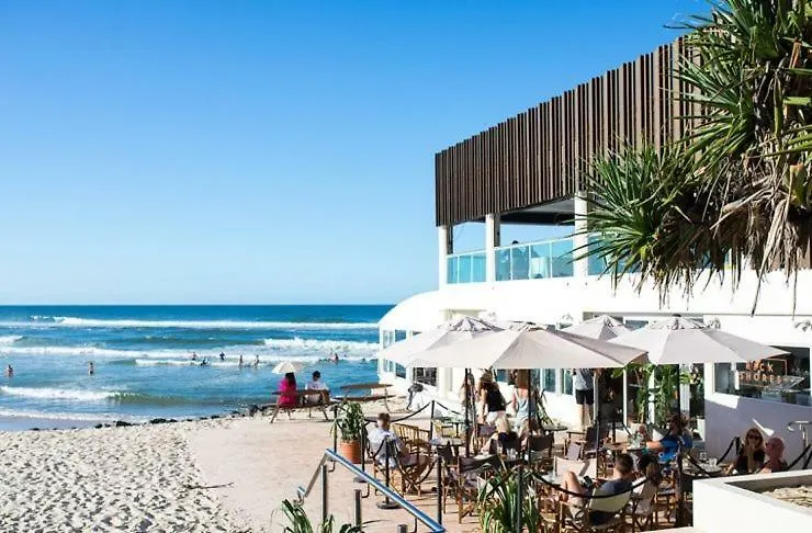 Beachy, Bright, And The Location On The Gc! Apartment