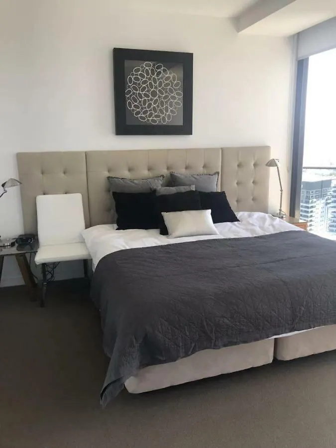 Luxury 3 Bedroom In Heart Of Broadbeach