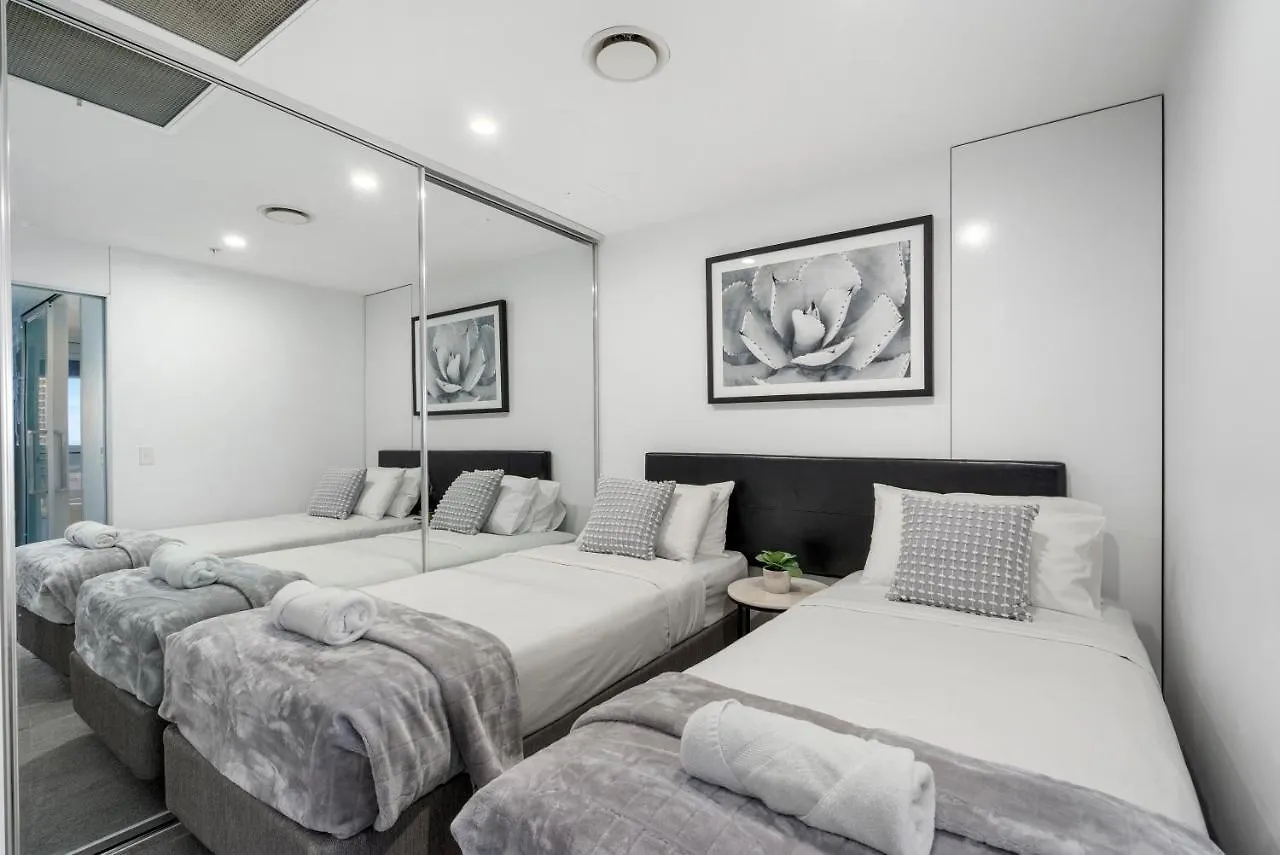 Apartment Circle On Cavill - Gclr *