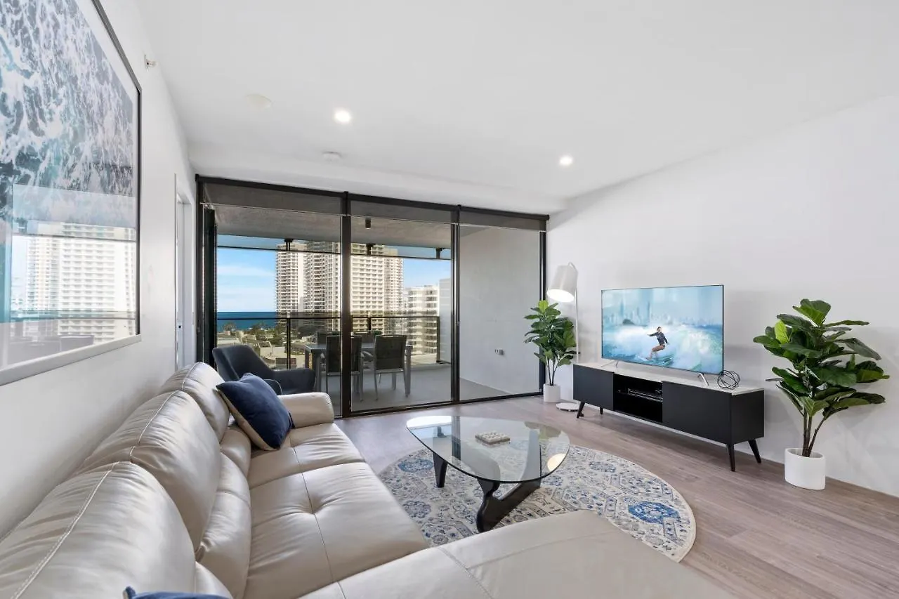 Apartment Circle On Cavill - Gclr