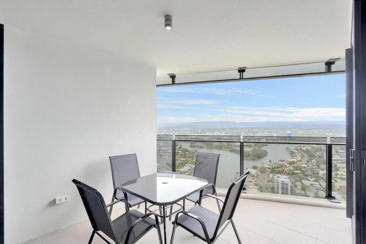 Apartment Circle On Cavill, And Sub Penthouses - We Accommodate Gold Coast