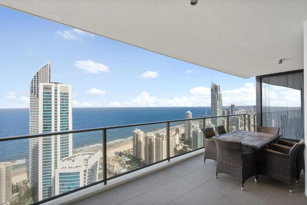 Apartment Circle On Cavill, And Sub Penthouses - We Accommodate