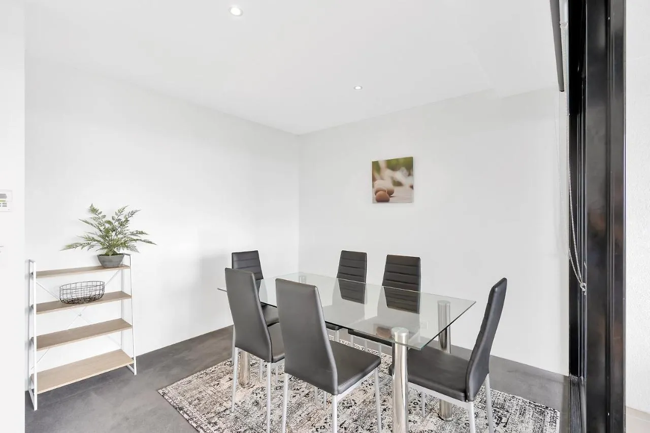 Circle On Cavill, And Sub Penthouses - We Accommodate * Gold Coast