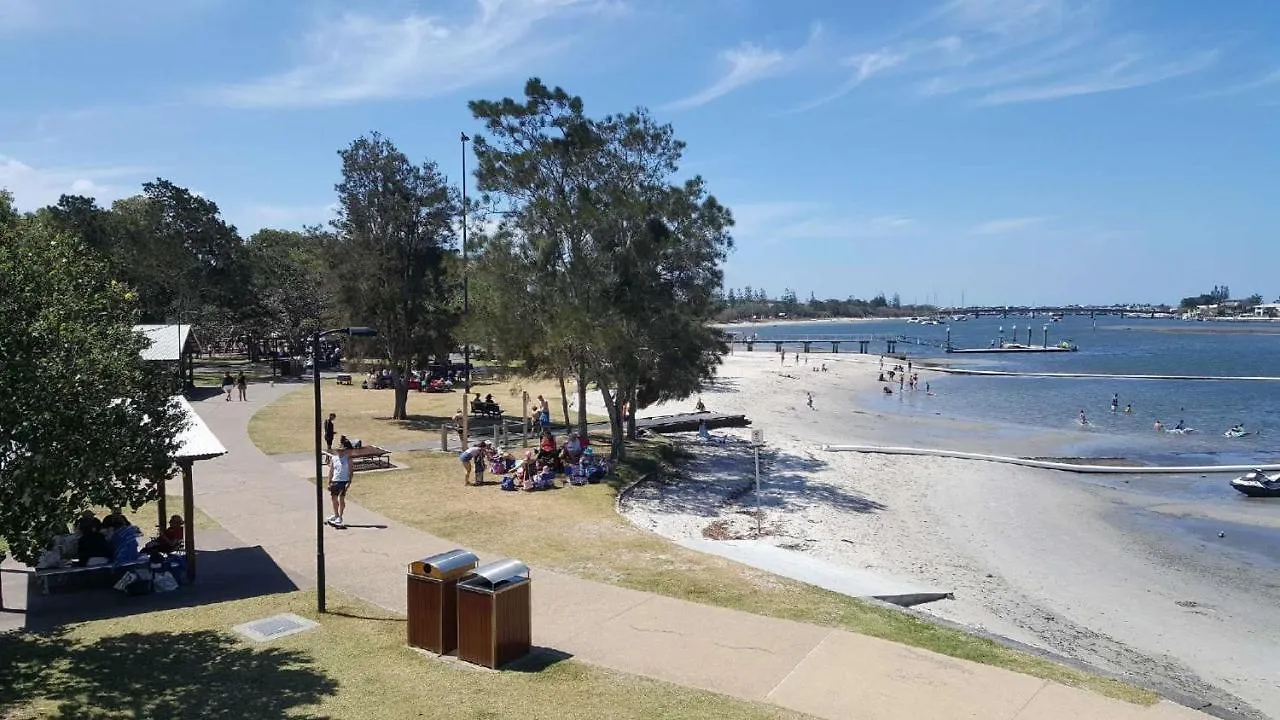 A In Paradise * Gold Coast