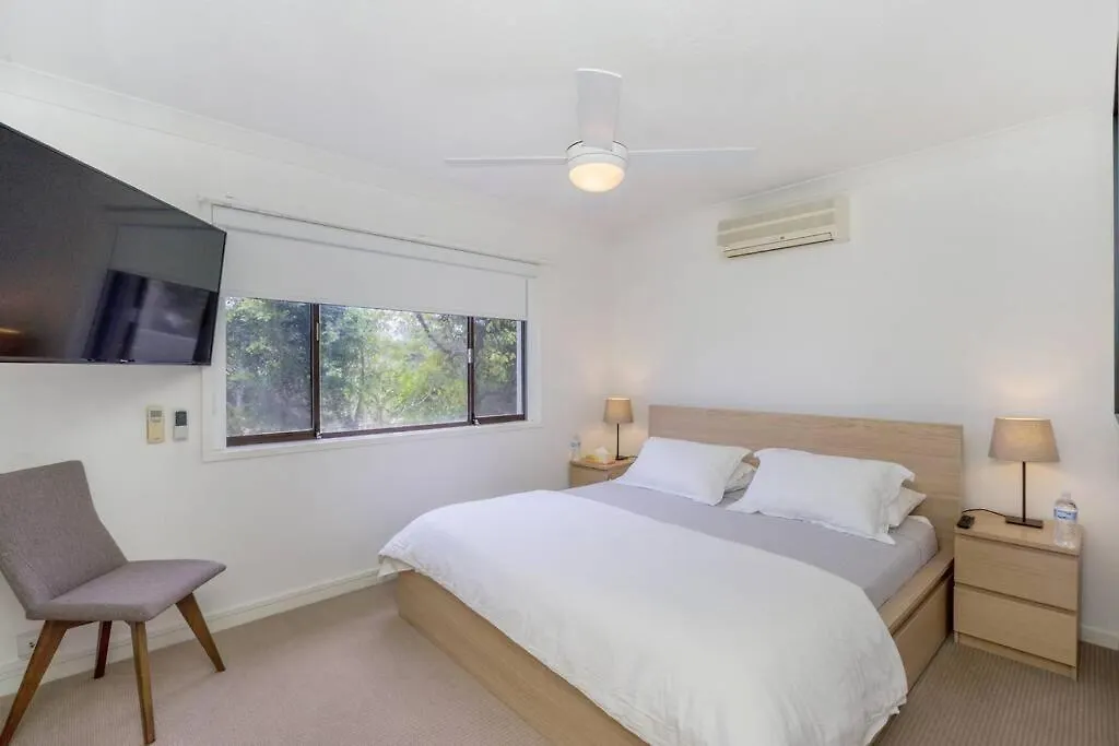 Luxury, Pets, Beach, Convention, Casino, Shopping, Privacy