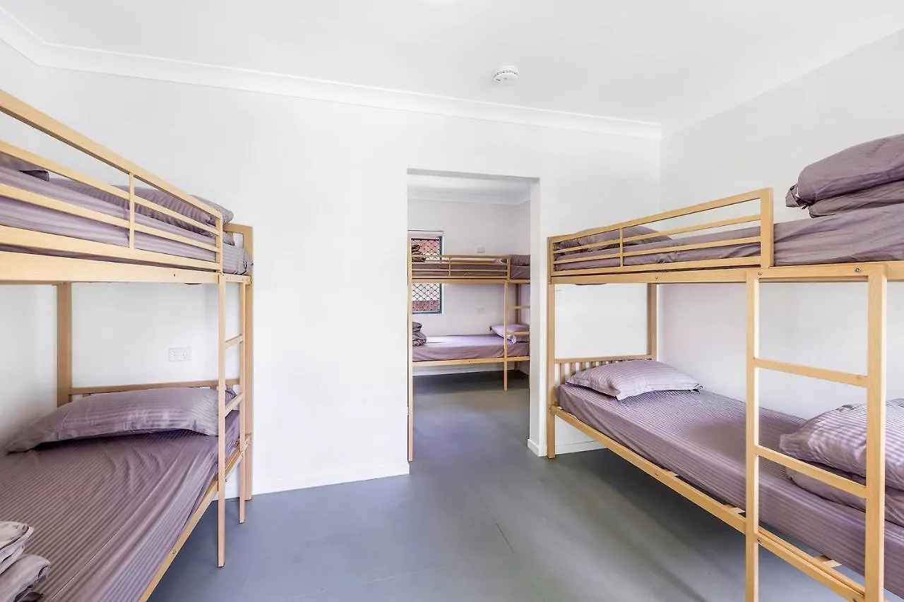 Hostel Surf Boutique Backpackers - Free Breakfast Gold Coast