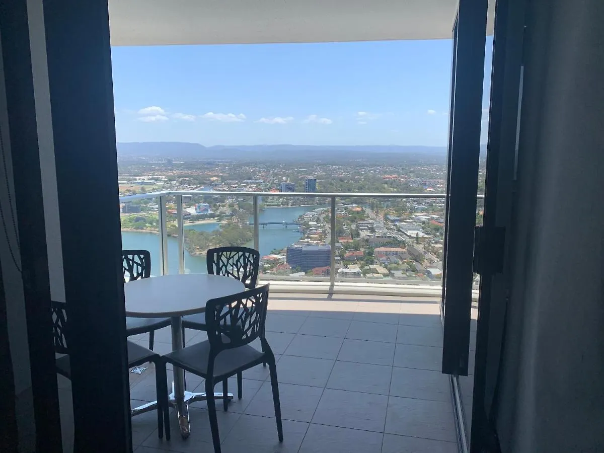 Circle On Cavill - Hosted By Coastal Letting Διαμέρισμα Χρυσή Ακτή