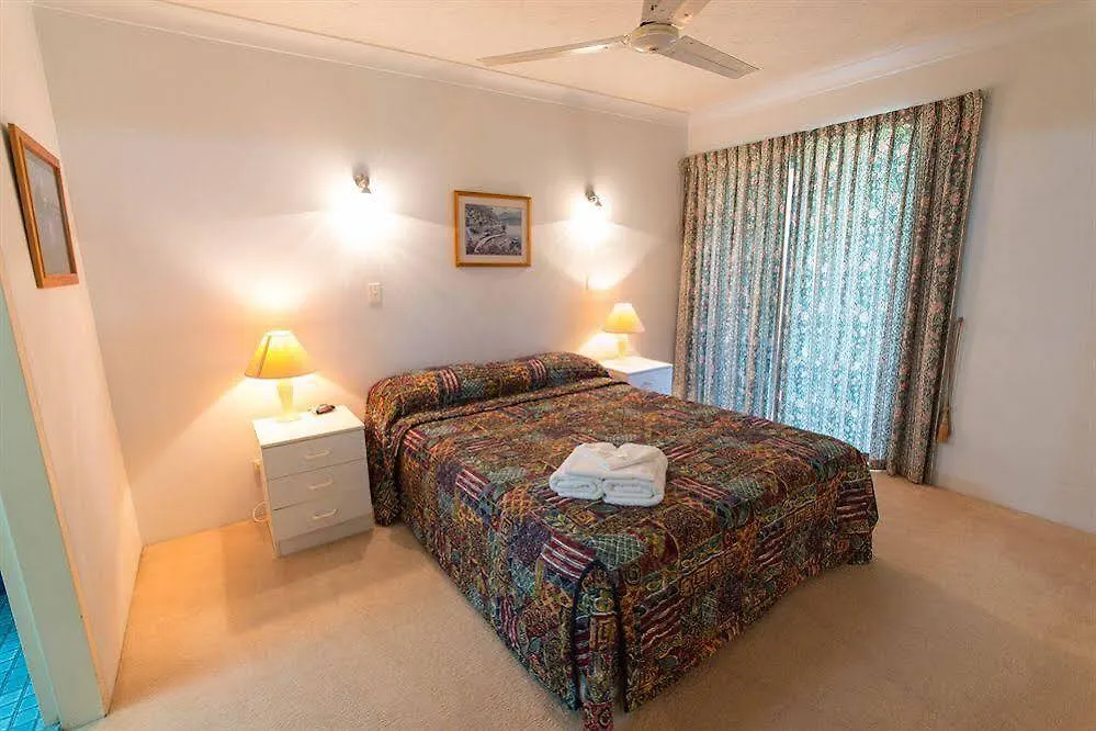 Broadwater Shores Waterfront 3* Gold Coast