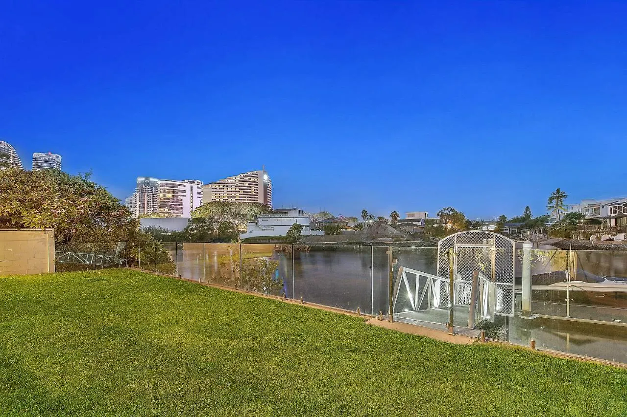 Luxury, Pets, Beach, Convention, Casino, Shopping, Privacy Lejlighed