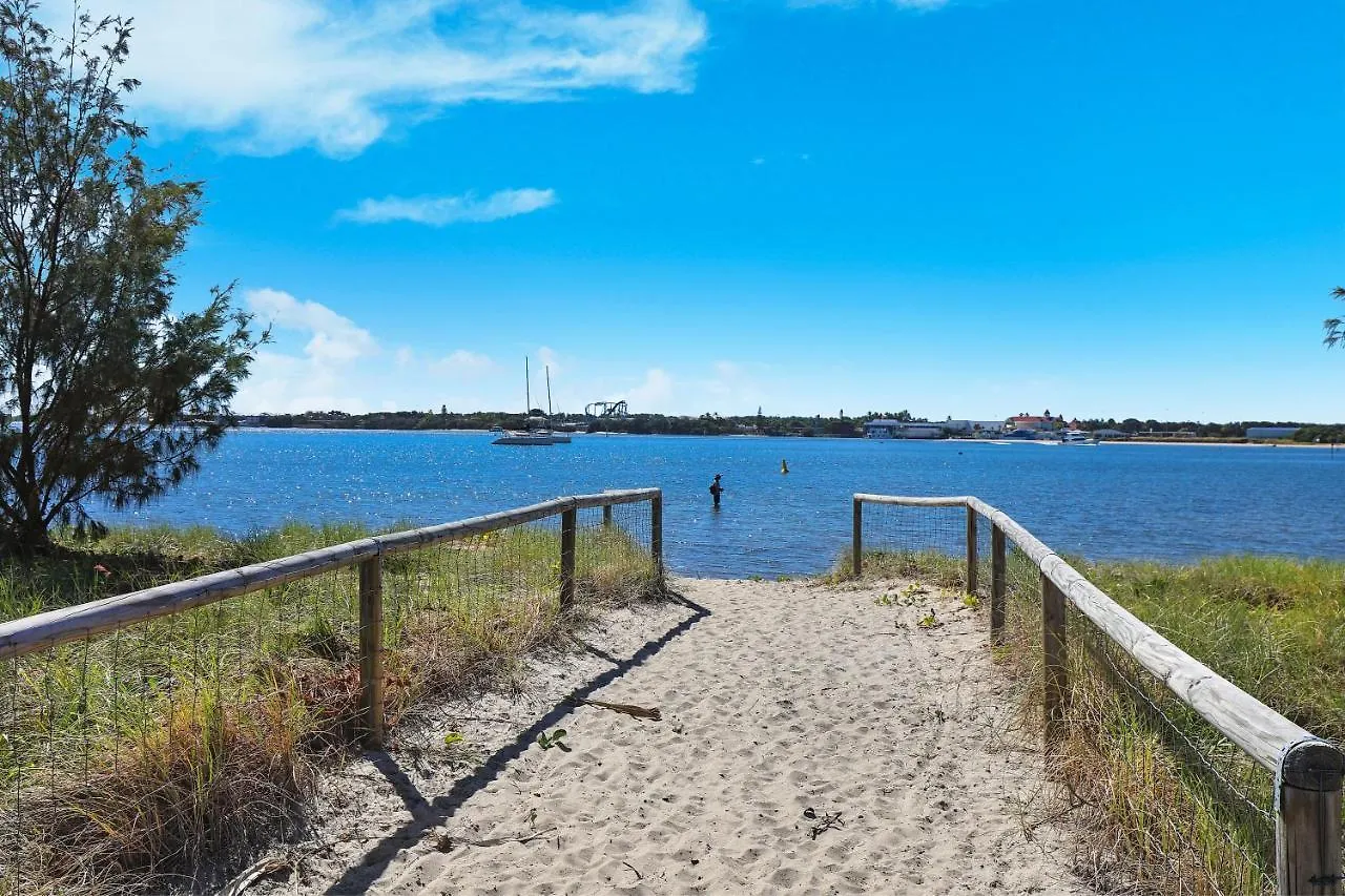 Palmerston Tower On Southport Broadwater Resort