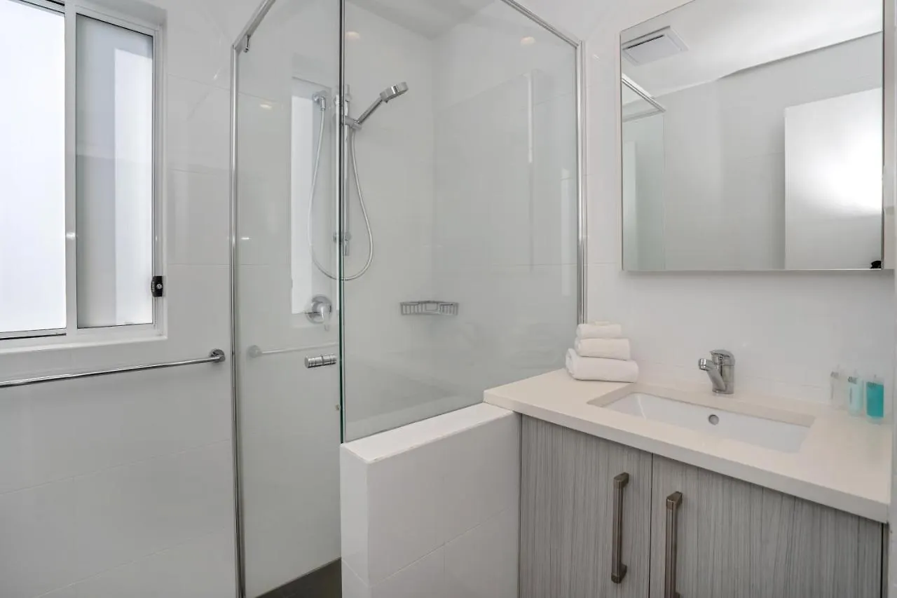 Bujerum On Burleigh Aparthotel 4*