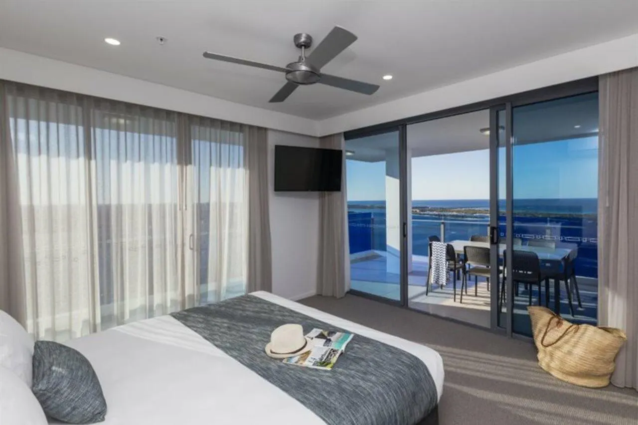Sky Broadwater Hotel