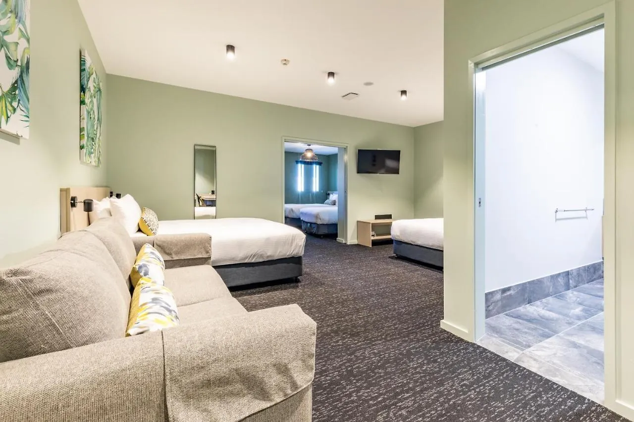 Hotel Nightcap At Commercial 4*