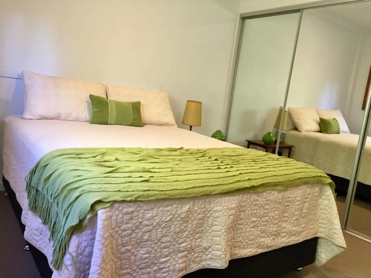 Hideaway In Coolangatta 1 Bedroom Retreat In A Quiet Leafy Setting *