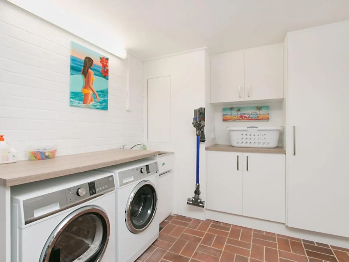 Shoreside Unit 1 - Absolute Beachfront Ground Level Unit In Tugun - Wi-fi Included *